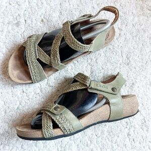 Taos Trulie Light Olive Green Leather Sandals - Euro 40 (US 9-9.5)